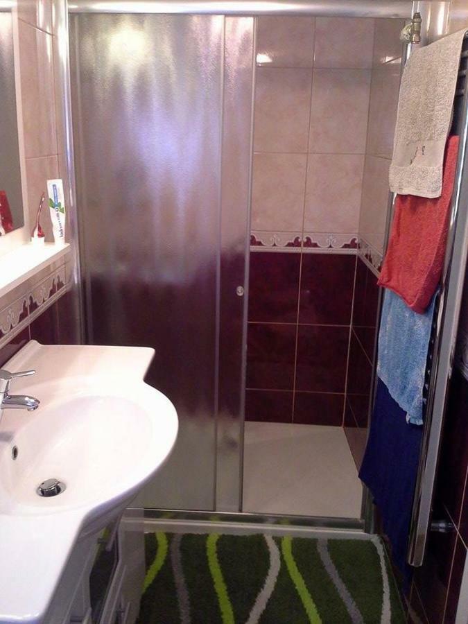 Apartma Pr' Vok レスツェ エクステリア 写真