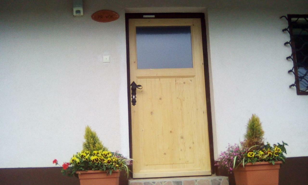 Apartma Pr' Vok レスツェ エクステリア 写真